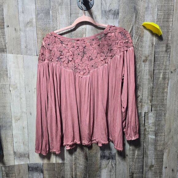 Pol Pink Flower Applique Long Sleeve Blouse - Picture 3 of 6
